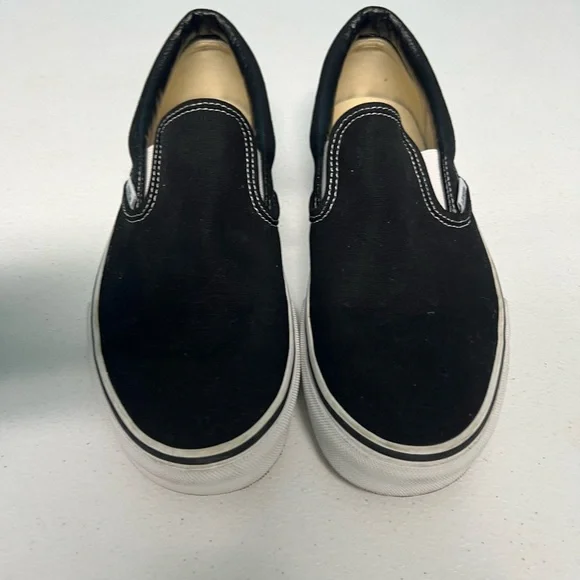 Vans Black Slip-On Sneakers. Men's 8.5. - Picture 2 of 5